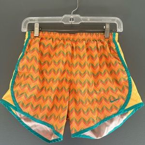 Nike dri fit junior girls shorts size XL with pocket and lining